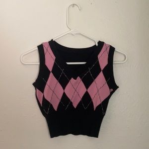 Sweater vest 💗🖤